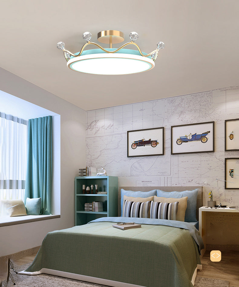 Metalen kroon dicht bij plafondlamp Moderne LED Semi Flush Mount Light Fixture voor kinderslaapkamer