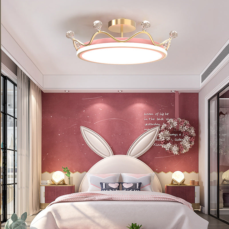 Metalen kroon dicht bij plafondlamp Moderne LED Semi Flush Mount Light Fixture voor kinderslaapkamer
