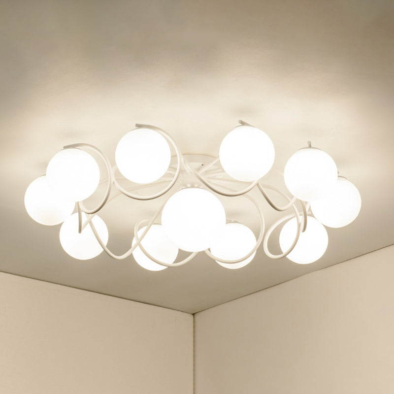 Weißer Glasball -Cluster Deckenleichter zeitgenössischer Einfachheitstil Semi Flush Mount Lampe mit Eisen kreativer Lampe Pfosten