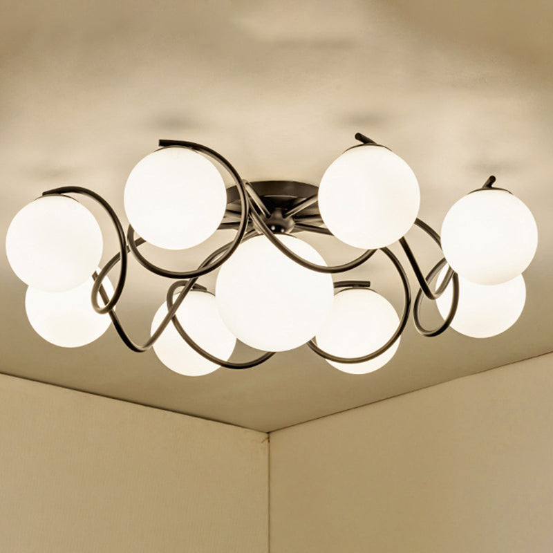 Weißer Glasball -Cluster Deckenleichter zeitgenössischer Einfachheitstil Semi Flush Mount Lampe mit Eisen kreativer Lampe Pfosten