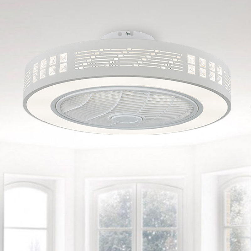 LED -Trommel/Box -Lüfter leichte minimalistische geschnitzte Kristall unsichtbare Klingen Deckenlampe in Weiß