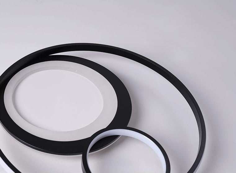 Minimalist LED Flush Mount Ceiling Fixture Black Circle Flush Mount Lighting with Metal Shade