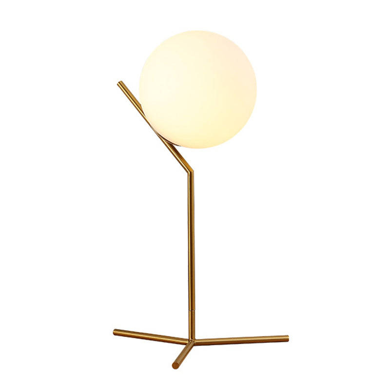 Lámpara de mesa de globo de vidrio blanco estilo Nordic Simplicity Fexting de iluminación de dormitorio en oro electrochado