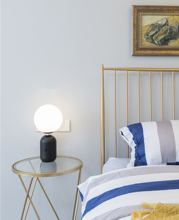 Glass Spherical Table Light Modern 1 Light Table Lamp
