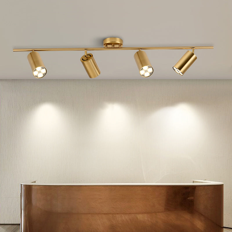 Ideas de iluminación sobre riel nórdico, guardarropa para el hogar, tienda de ropa comercial, fondo, foco dorado montado en superficie de pared