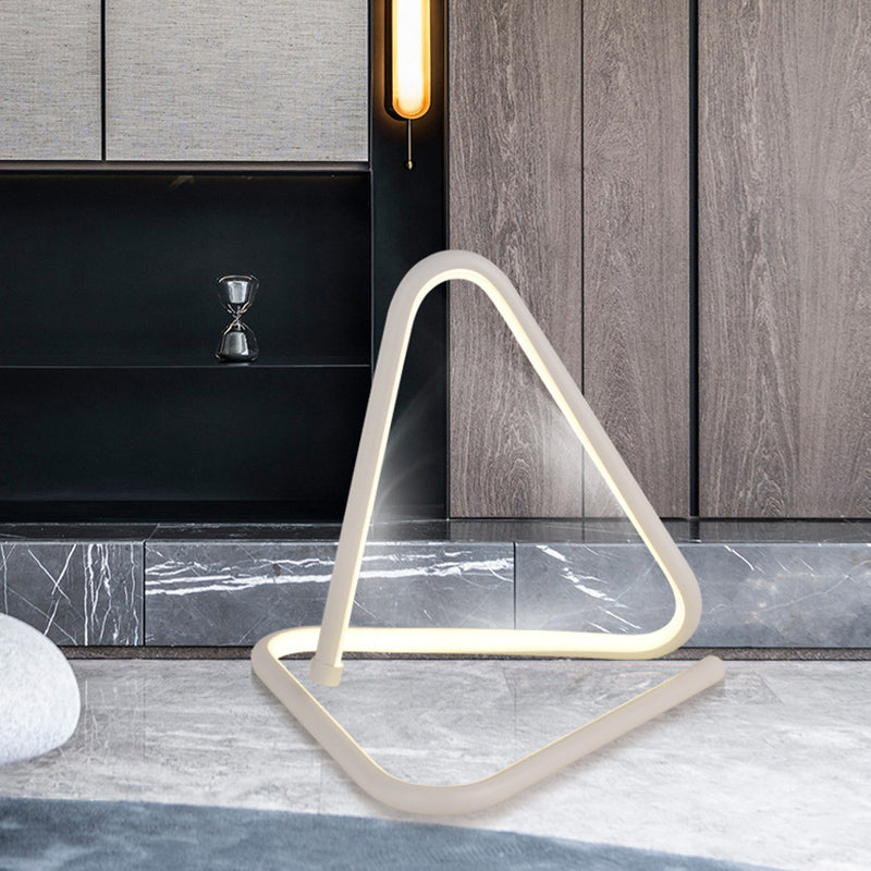 Modern Minimalist Minimalist Curved LED Lampada da tavolo Metal Table per soggiorno camera da letto