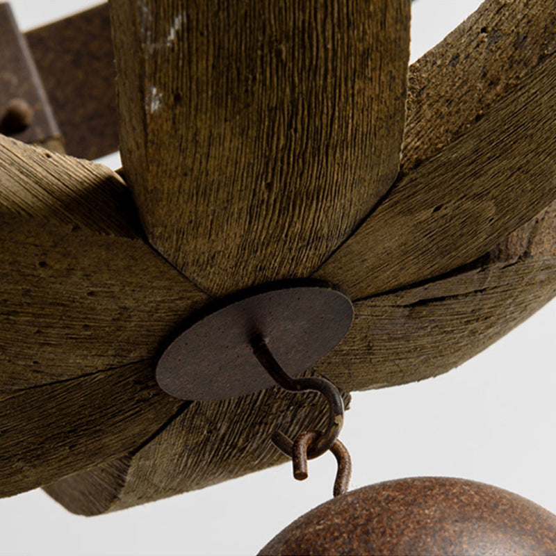 Éclairage de lustre à la salle à manger traditionnelle en bois brun vintage