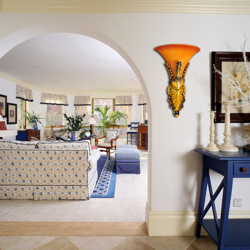 Lampe murale de cloche en verre jaune style traditionnel 1 éclairage d'écran de couloir clair en bronze / or