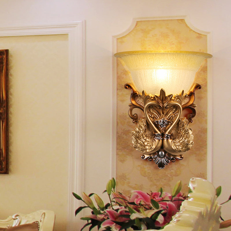 Schüssel Bernsteinglas Wandhalterung Lampe Moderne Stil 10 "/13" W 1 Kopf Wohnzimmer Wandleuchte mit goldenem Schwan Design