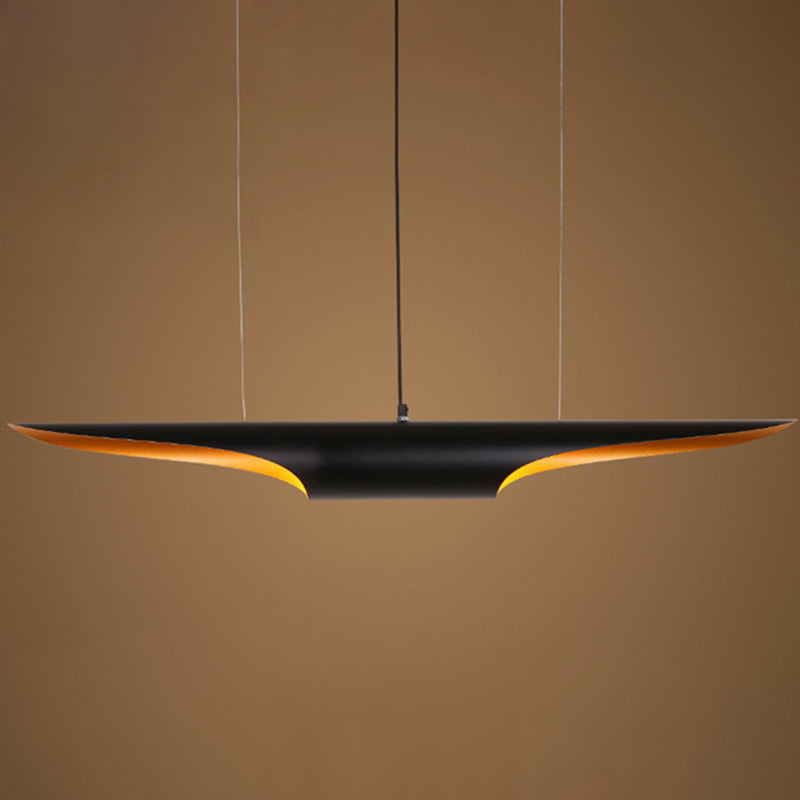 2 lichten lineaire hangende verlichtingsarmaturen eigentijds metalen plafondlicht voor restaurant