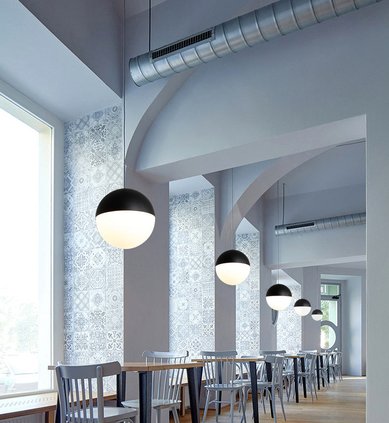 Sospensione di vetro a 1 luci a forma di sfera in bianco e nero Luce di sospensione in vetro a 1 luce per ristorante