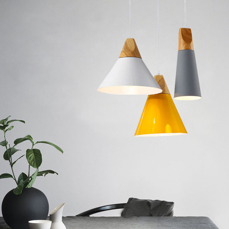 Metal Tapered Hanging Light Nordic Style 1 Light Restaurant Ceiling Pendant Lamp with Wooden Top