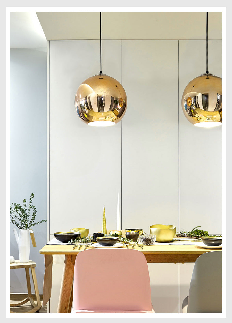 1 leichte Ballhängeleuchte postmoderne Spiegelglas Deckenleuchte für das Restaurant
