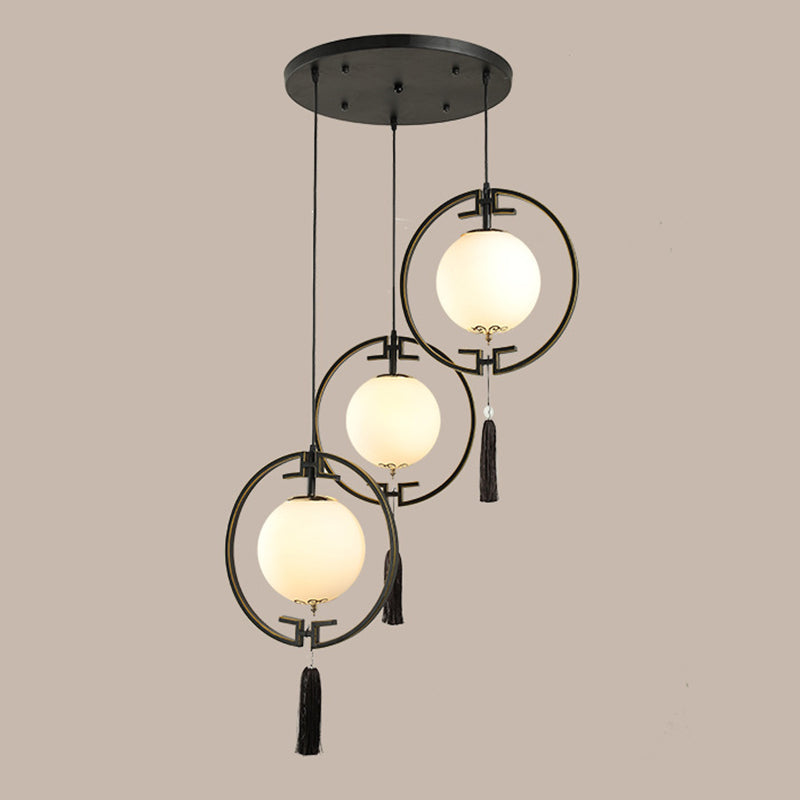 Black Cluster Globe Posting Light Chinoiserie Moderna lámpara de suspensión de vidrio blanco con anillo de borla