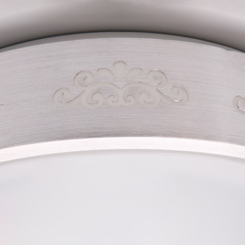 Metal Circle Flush Mount Light Fixture Simplicité LED Chrome Flush Ceiling Light