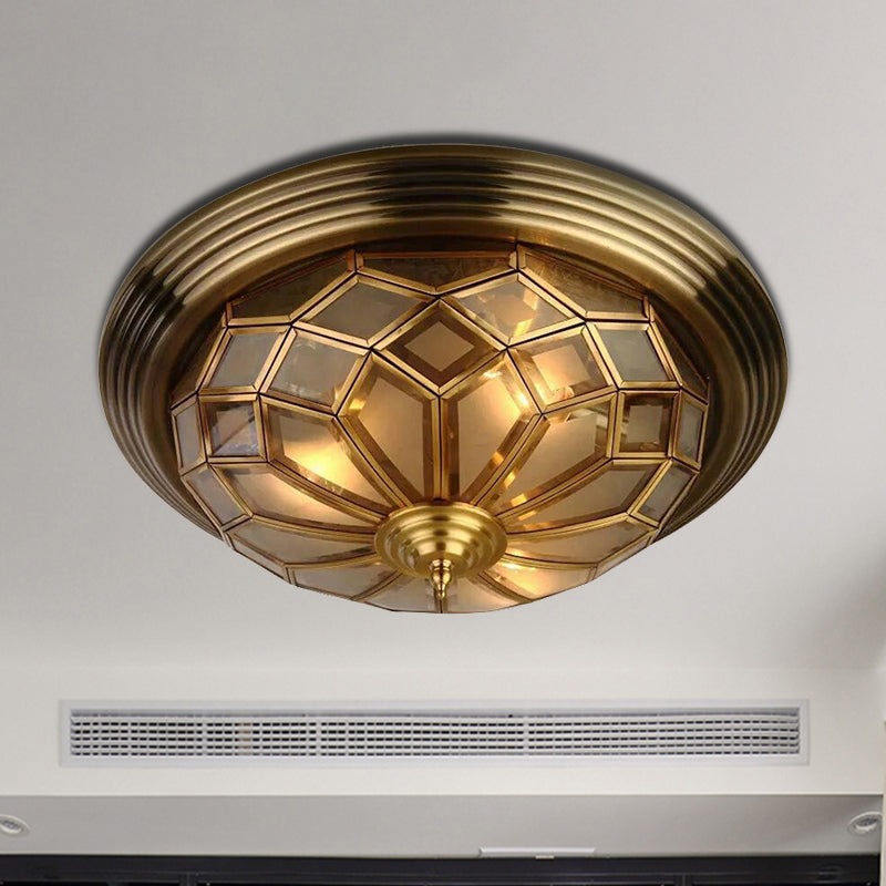 14 "/18" Wide Frosted Glass Prismatic Flush Light Fixture Colonialismo 3/4 Luci Camera Flushmount Lighting in Brass