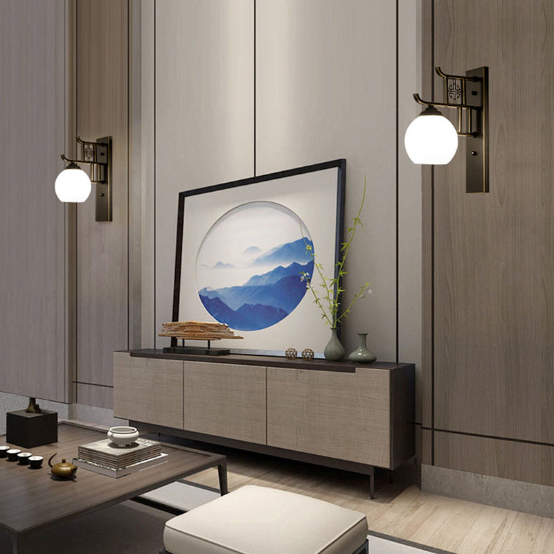 Spherical Bedside Splight Light Fixture Classic Opal Glass 1 Lámpara de pared negra ligera Lámpara montada en la pared negra