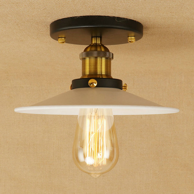 Mini lámpara de techo de estilo industrial, lámpara de montaje semiempotrado con pantalla de metal blanco, 1 luz, cafetería