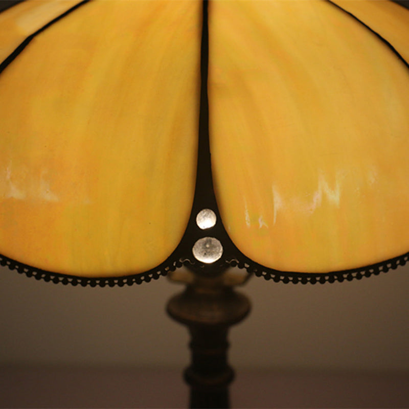 Lampe à table festonée beige baroque élégant coche simple tache de nuit en verre pour chambre à coucher