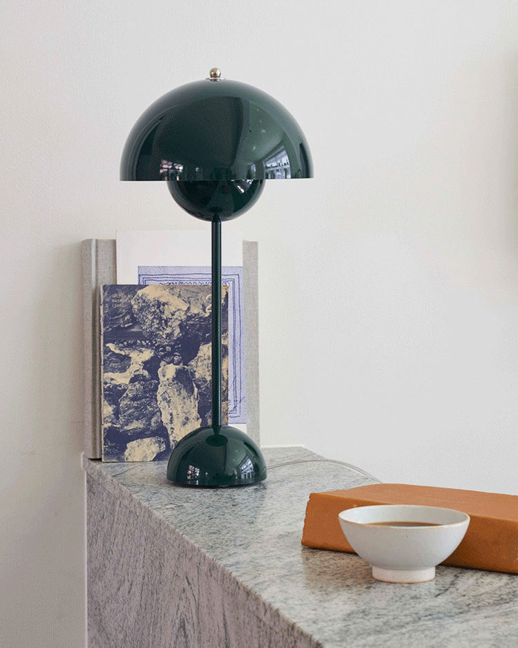 Paddestoelvormige creatieve metalen tafellamp 9,8 "Diameter Noordse macaroon-stijl bureau Licht voor slaapkamer
