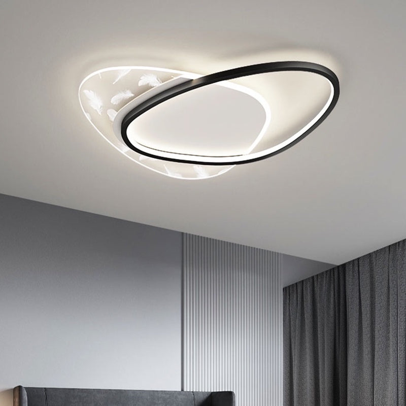 Verspreid ovale LED-plafondlamp in moderne eenvoud, smeedijzeren plafondarmatuur voor binnenruimtes
