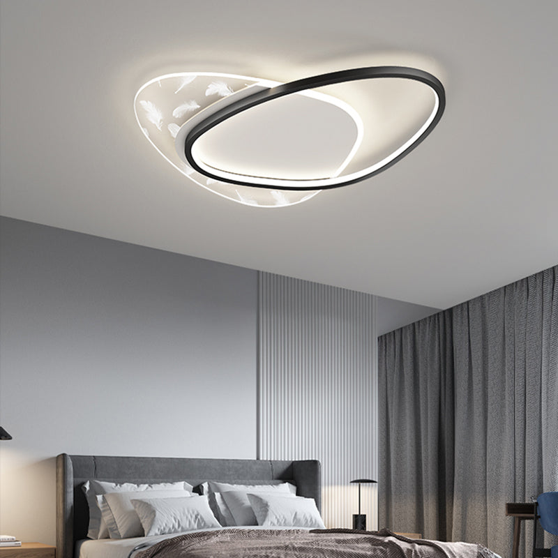 Verspreid ovale LED-plafondlamp in moderne eenvoud, smeedijzeren plafondarmatuur voor binnenruimtes