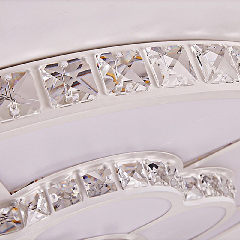 Minimalist Round Flush Ceiling Light Crystal Sitting Room LED Flush Mount Fixture in White
