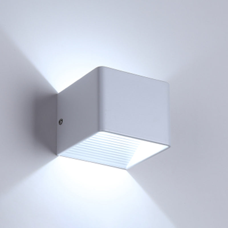 Moderner minimalistischer Stil nach oben und unten LED Wandleuchte Metal 2 Lichter Wandleuchten für Außenwand