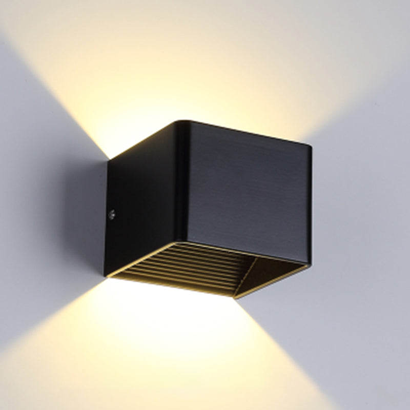 Moderner minimalistischer Stil nach oben und unten LED Wandleuchte Metal 2 Lichter Wandleuchten für Außenwand