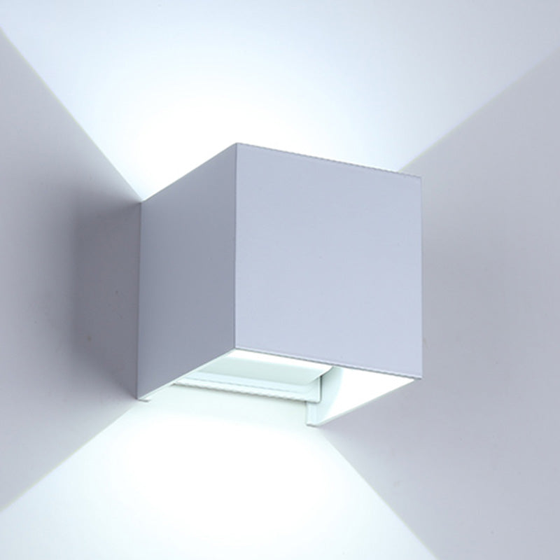 Moderner minimalistischer Stil nach oben und unten LED Wandleuchte Metal 2 Lichter Wandleuchten für Außenwand