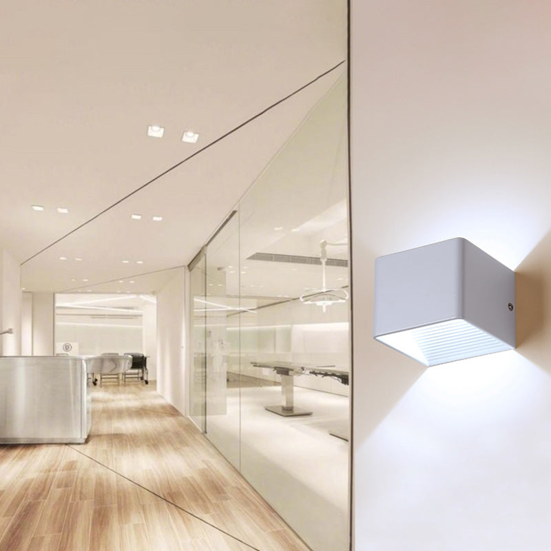 Moderner minimalistischer Stil nach oben und unten LED Wandleuchte Metal 2 Lichter Wandleuchten für Außenwand