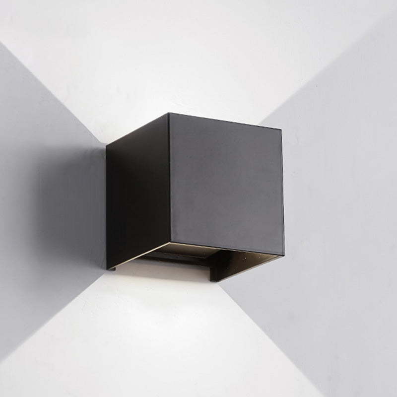 Moderner minimalistischer Stil quadratisch auf und ab LED Wandleuchte Metallwandleuchten für Außenwand