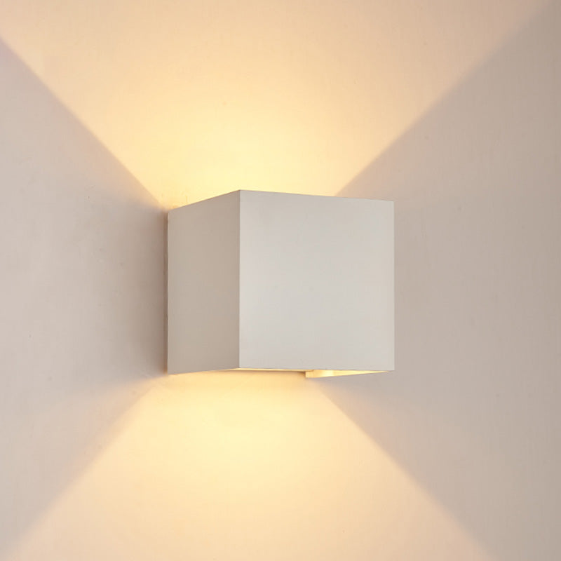 Moderner minimalistischer Stil quadratisch auf und ab LED Wandleuchte Metallwandleuchten für Außenwand