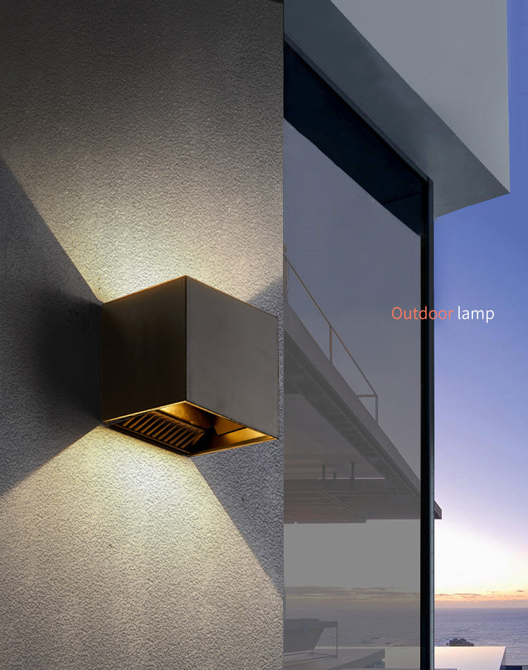Moderner minimalistischer Stil quadratisch auf und ab LED Wandleuchte Metallwandleuchten für Außenwand