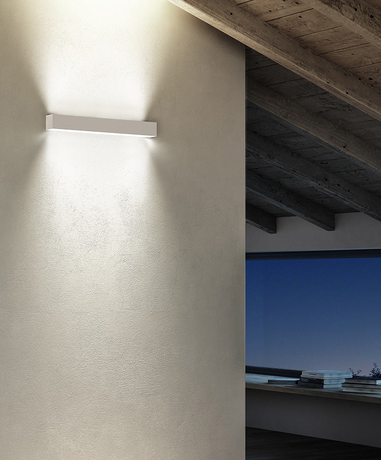 Modern Minimalist Style Linear Up and Down LED Wall Sconce Metal Wall Mounted Lamps