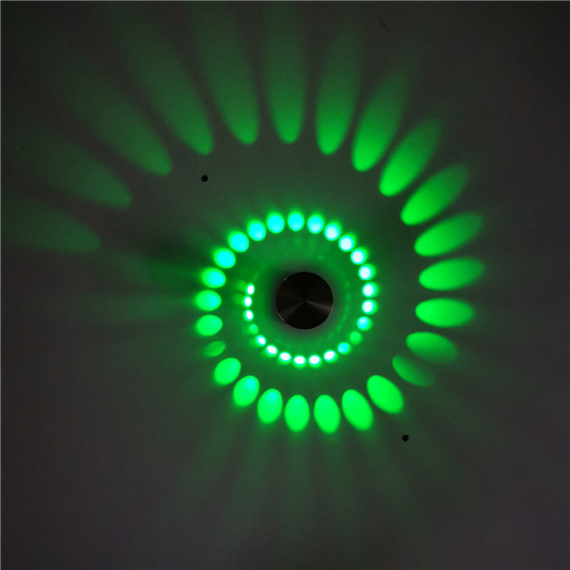 Moderne stijl RGB kleur wandlamp wit uitgeholde vlindersconstructie verlichting met ijzeren vierkante schaduw