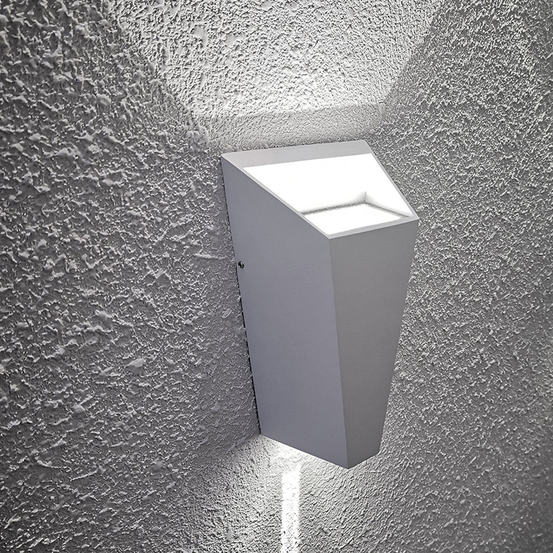 Geometric-shaped Metal Wall Mount Lamp Modern Simplicity 2-Lights Outdoor Waterproof Wall Sconce for Garden Balcony