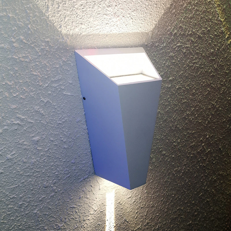 Geometric-shaped Metal Wall Mount Lamp Modern Simplicity 2-Lights Outdoor Waterproof Wall Sconce for Garden Balcony