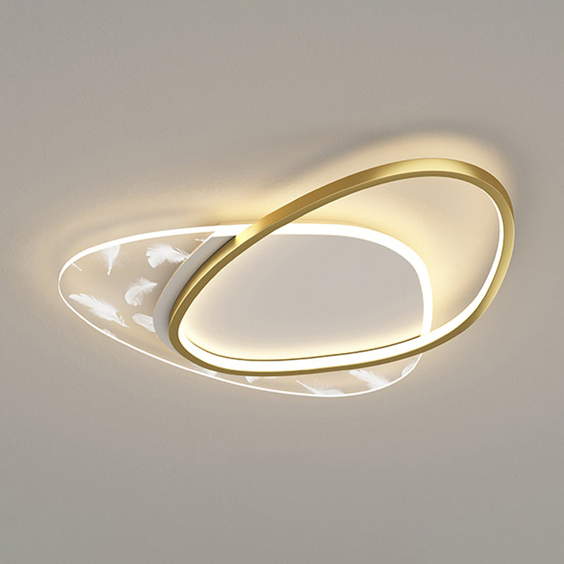 Gouden geometrische LED-plafondlamp in moderne creatieve stijl veren acryl semi-inbouwmontage voor woonkamer