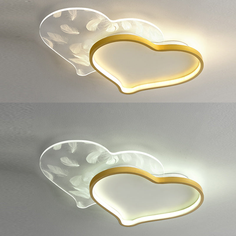 Nordic Double-Heart Shaped Flush Light Acryl Schlafzimmer LED Flush Mount Deckenleuchte mit Feder Dekor