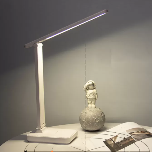 Lampada da tavolo a LED dimmerabile moderna in stile minimalista Lampada da tavolo in plastica a 1 luce per studio
