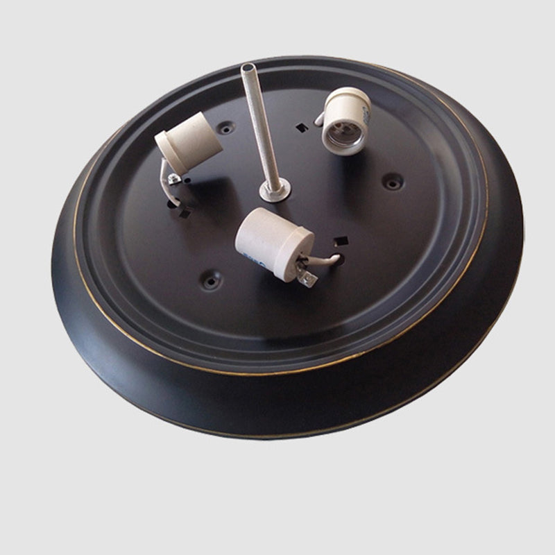 Kuppel-Unterputzleuchten. Traditionelle Deckenleuchten aus Glas für Schlafzimmer