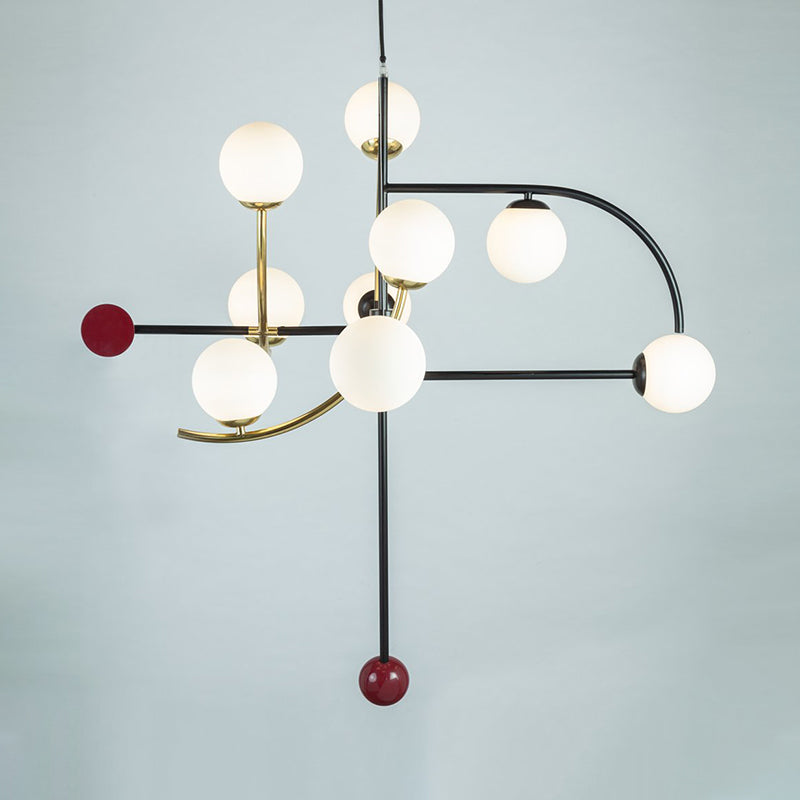 Moderno lampadario a sospensione sferica moderna vetro smerigliato a 9 bulbari a sospensione con braccio nero e oro