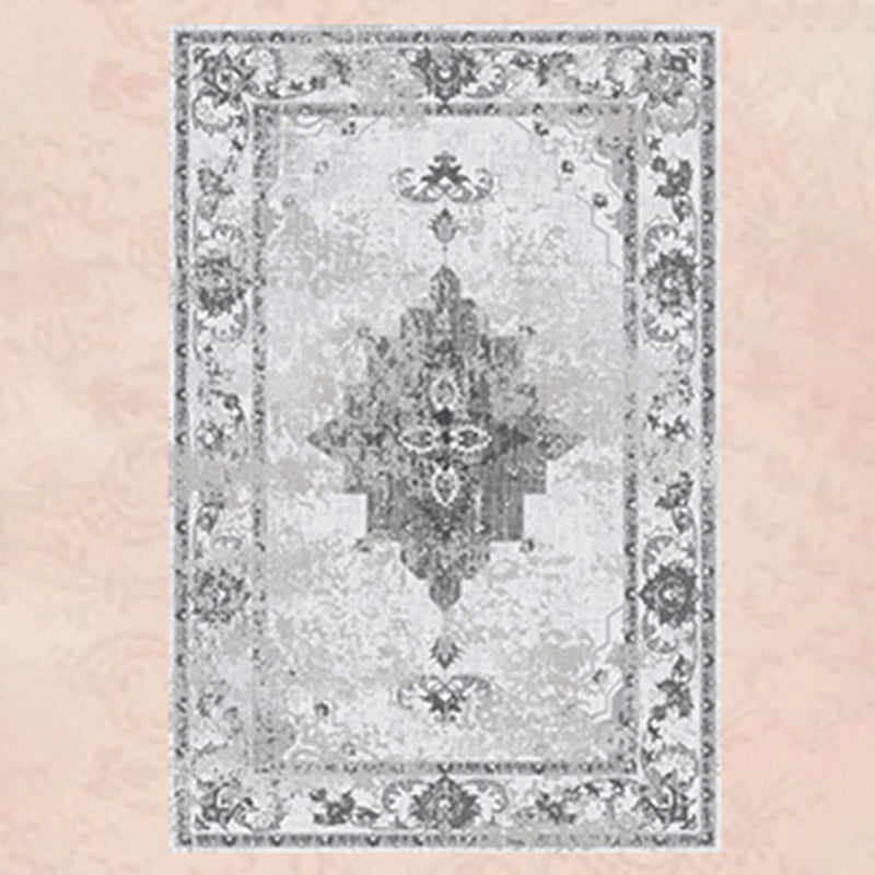 Elegant Red Tone Distressed Carpet Polyester Medallion Indoor Rug Stain Resistant Rug for Home Decoration