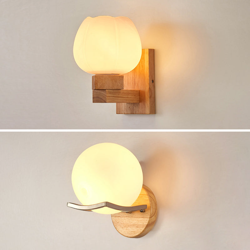 Legno in legno massiccio Lampada montati a parete a parete a 1 illuminazione a 1 illuminazione sumiera con tonalità di vetro bianco