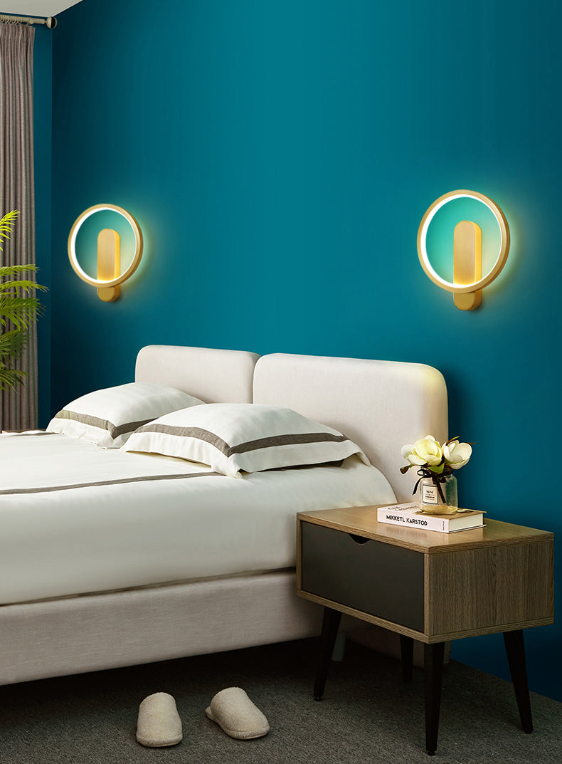 Modern Minimalist Style Wall Mounted Lighting Metal Sconce Light Fixture in Gold Finish for Bedroom