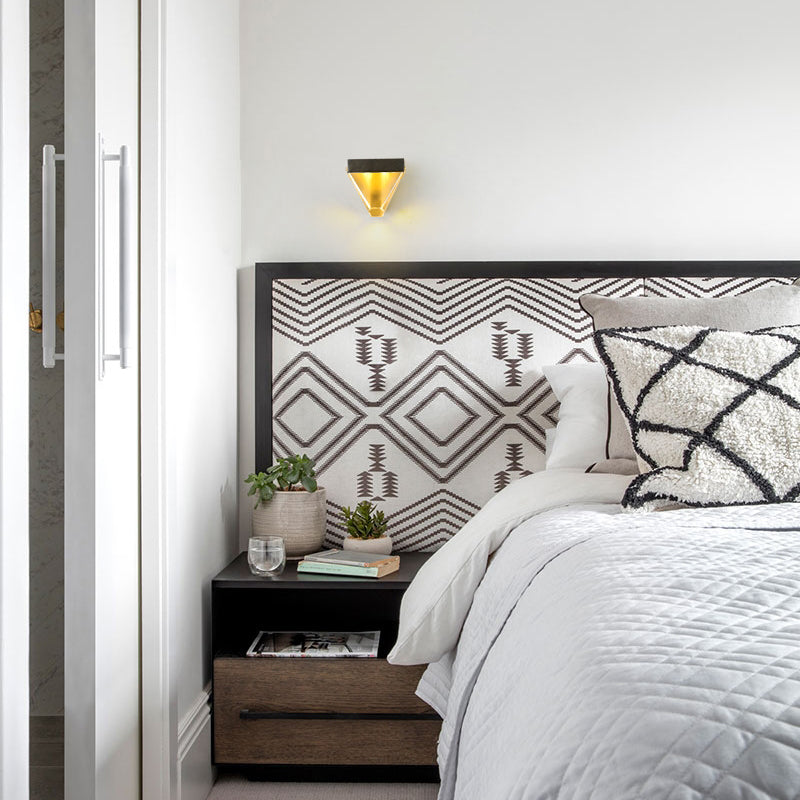 Modern Minimalist Style Geometric Wall Mounted Light Fixture Crystal 1 Light Wall Sconces for Bedroom