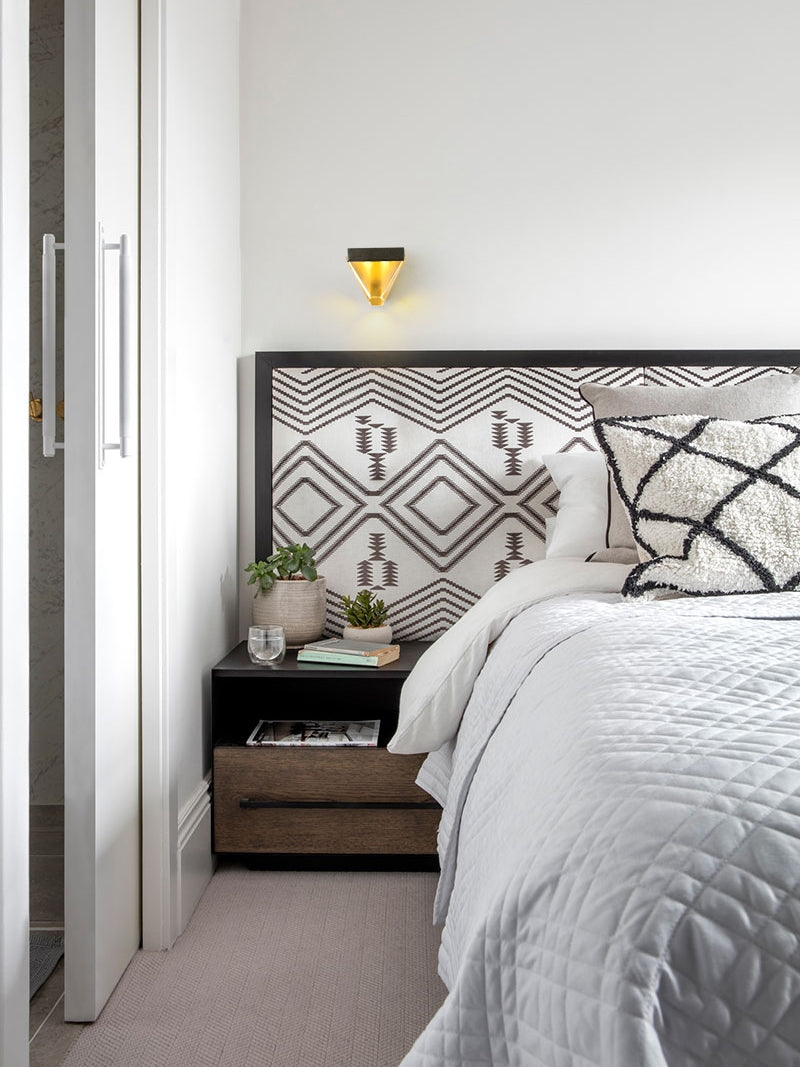 Modern Minimalist Style Geometric Wall Mounted Light Fixture Crystal 1 Light Wall Sconces for Bedroom