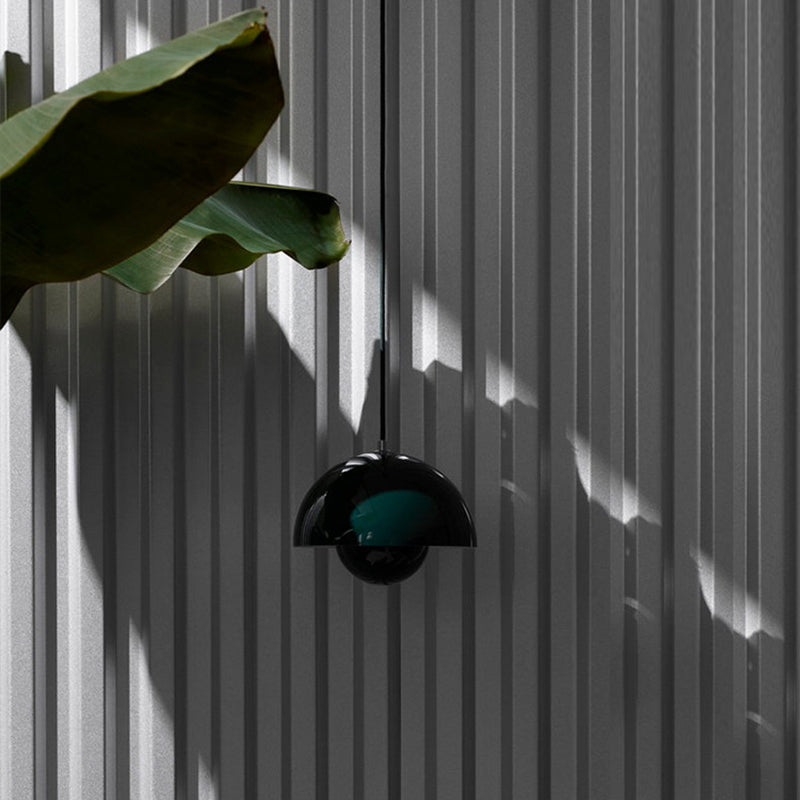 Modern Minimalist Style Globe Ceiling Pendant Light 1 Light Pendant Lighting with Metal Shade