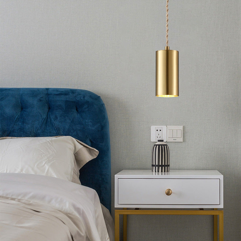 Lámpara de suspensión cilíndrica de la noche de metal 1 Bulbo posmoderna Luz colgante en oro